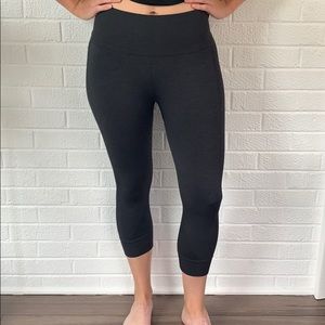 Lululemon Seamlessly Street Crop